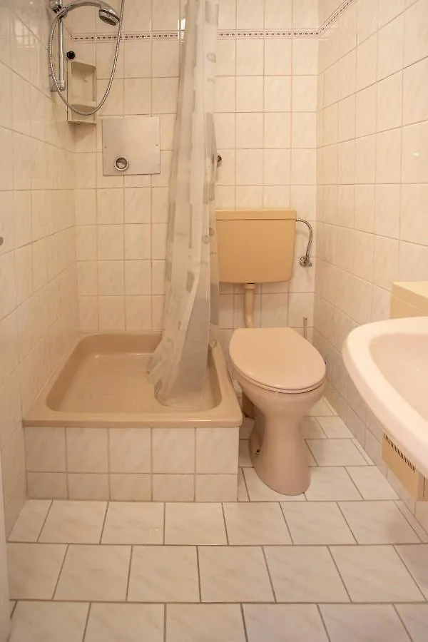 Innsbruck Airport Studio I Free Parking Apartment